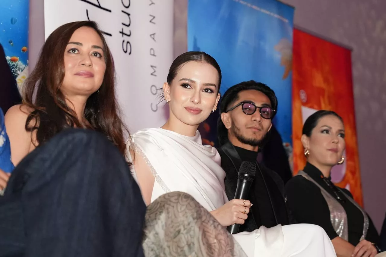 “Terkejut Bila Anak Jerung Lalu Depan Mata,” – Anna Jobling Dedah Cabaran Bawa Watak Duyung, Tahan Nafas Lama Dalam Aquarium