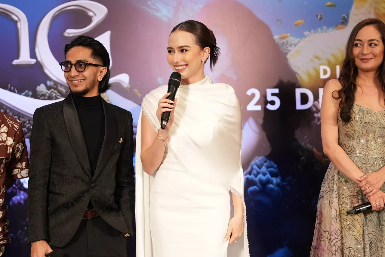 “Terkejut Bila Anak Jerung Lalu Depan Mata,” – Anna Jobling Dedah Cabaran Bawa Watak Duyung, Tahan Nafas Lama Dalam Aquarium