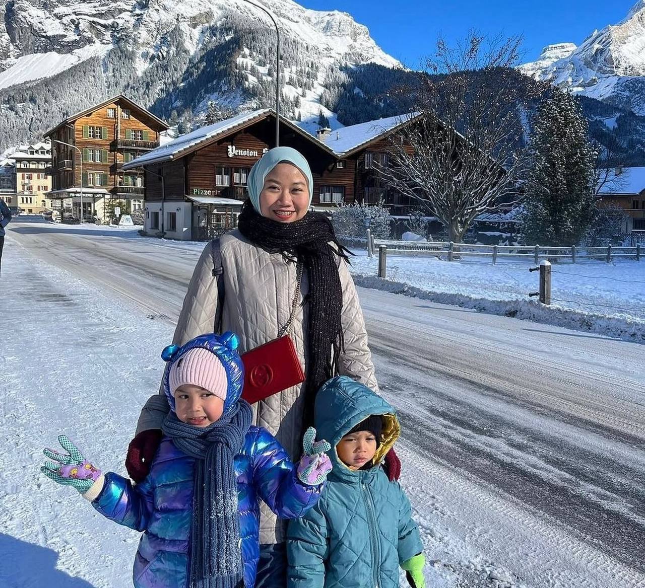 “Wahai Humairah…Tahniah,”- Anak Dinobatkan Pelajar Terbaik Di Sekolah Australia, Shuhada Shukri Bangga & Syukur