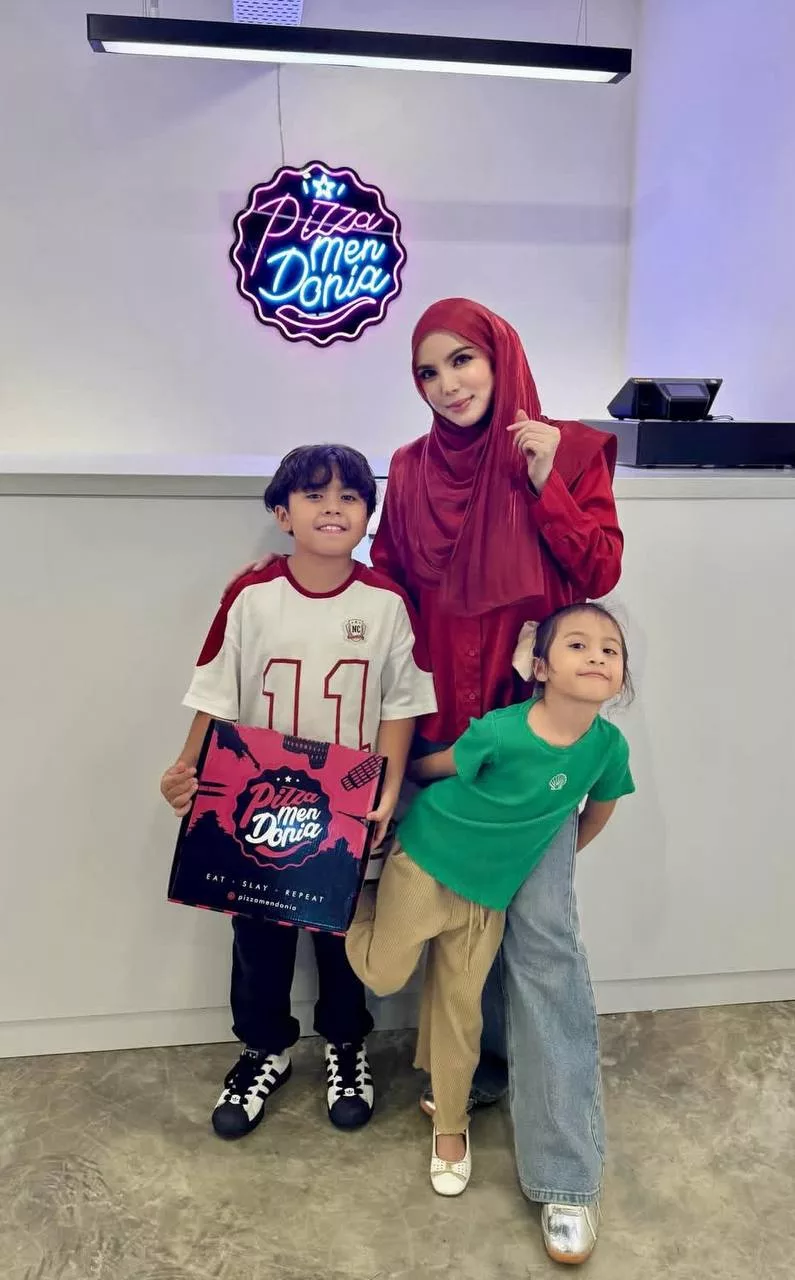 “Berpuluh Ribu Burn Begitu Saja,” – Bekas Suami Didakwa Tak Serahkan Anak-Anak, Cik Epal Terpaksa Batal Rancangan Bercuti Ke China