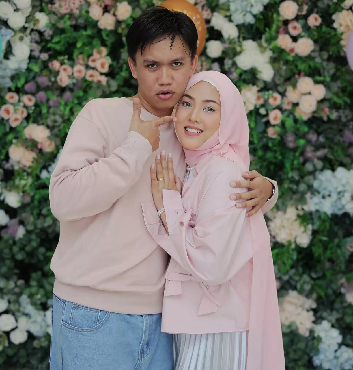 “Usia 27 Masih Kuat Kerja, Biar Naik Motor Hantar Barang Pun Tak Apa” – Shila Amzah Tak Kisah Ubai Buat ‘e-Hailing’, Status Suami Selebriti Bukan Halangan