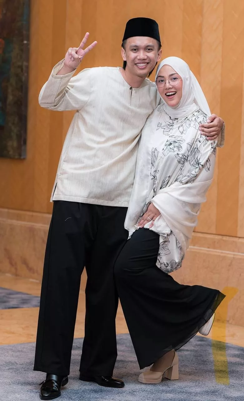 “Usia 27 Masih Kuat Kerja, Biar Naik Motor Hantar Barang Pun Tak Apa” – Shila Amzah Tak Kisah Ubai Buat ‘e-Hailing’, Status Suami Selebriti Bukan Halangan