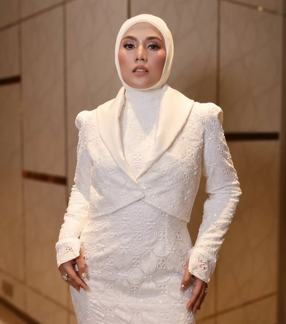 “Usia 27 Masih Kuat Kerja, Biar Naik Motor Hantar Barang Pun Tak Apa” – Shila Amzah Tak Kisah Ubai Buat ‘e-Hailing’, Status Suami Selebriti Bukan Halangan