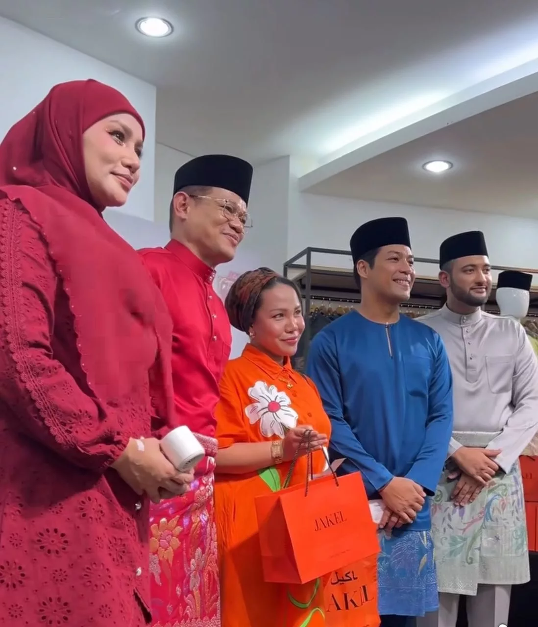 “Saya Sendiri Tak Sangka…,” – Fenomena ‘Jamilah’ Bawa Rezeki Luar Biasa, Que Haidar Diserbu Ratusan Pemina​t!