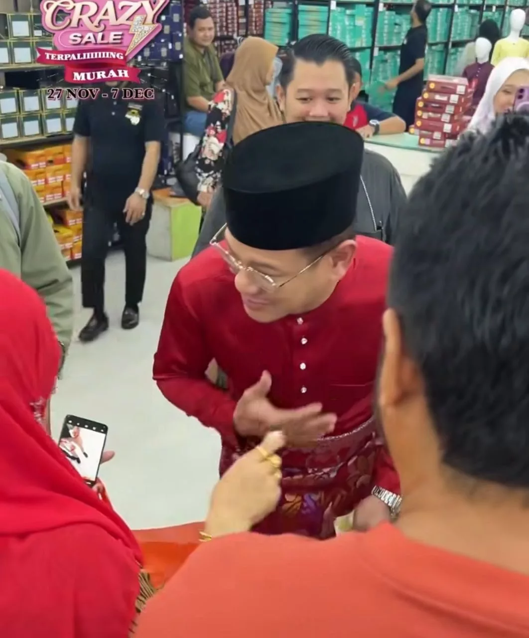 “Saya Sendiri Tak Sangka…,” – Fenomena ‘Jamilah’ Bawa Rezeki Luar Biasa, Que Haidar Diserbu Ratusan Pemina​t!