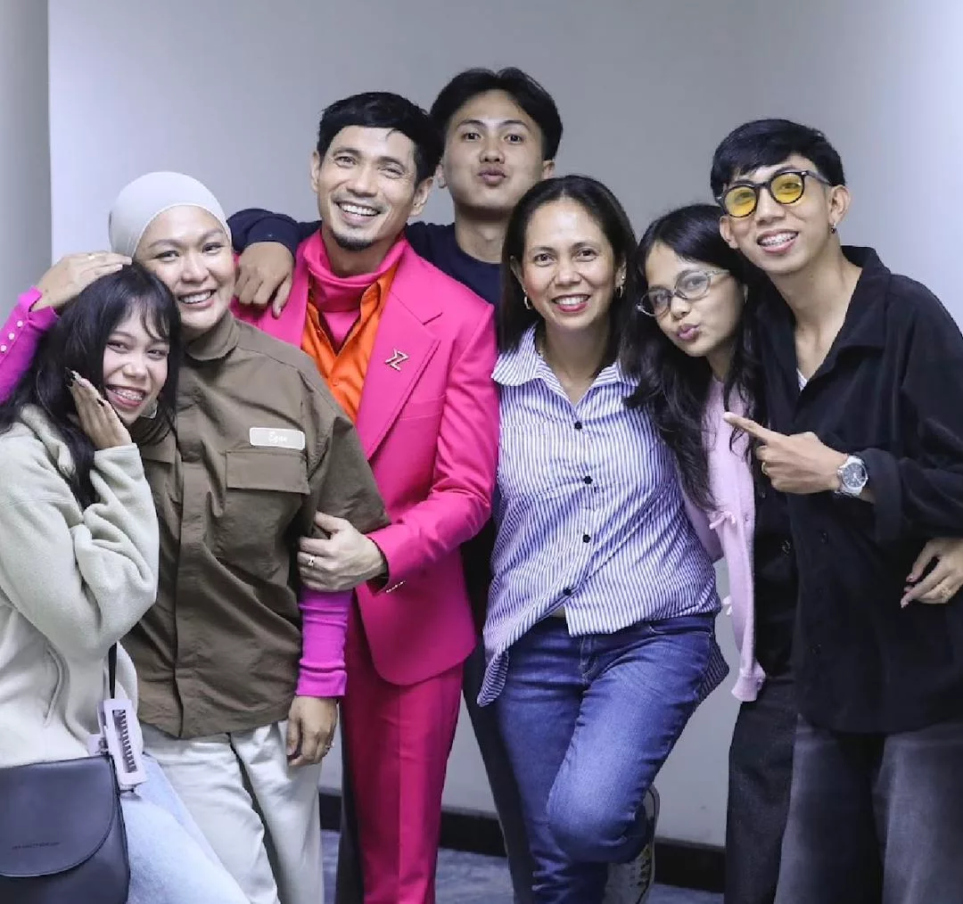 “Selepas Pandemik, Ekonomi Saya Tak Berapa Stabil,” – Mark Adam Terpaku Kejutan Dari Isteri, Minitiskan Air Mata Lihat Keluarga Dari Filipina Muncul Di GV12