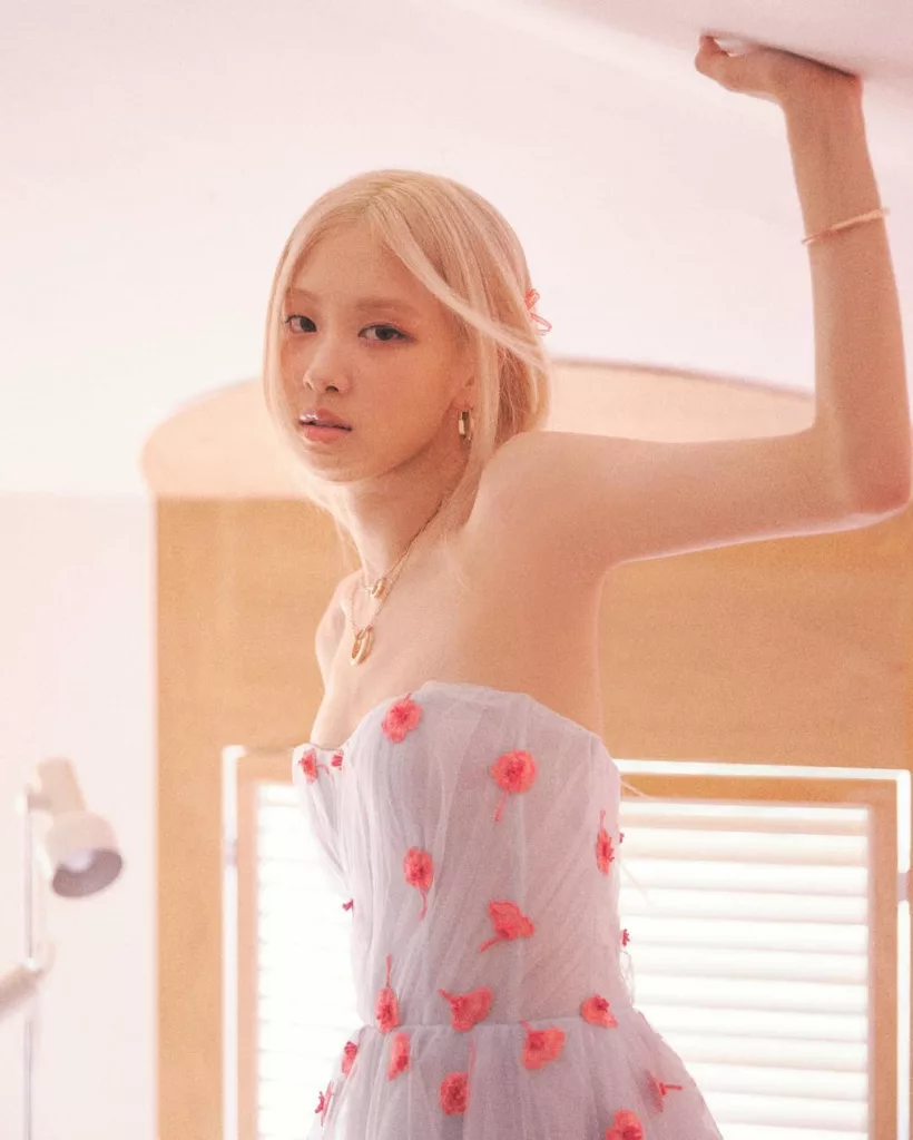 Rosé BLACKPINK Dinobat Wanita Tercantik Dunia 2025 3 Rosé BLACKPINK Dinobat Wanita Tercantik Dunia 2025