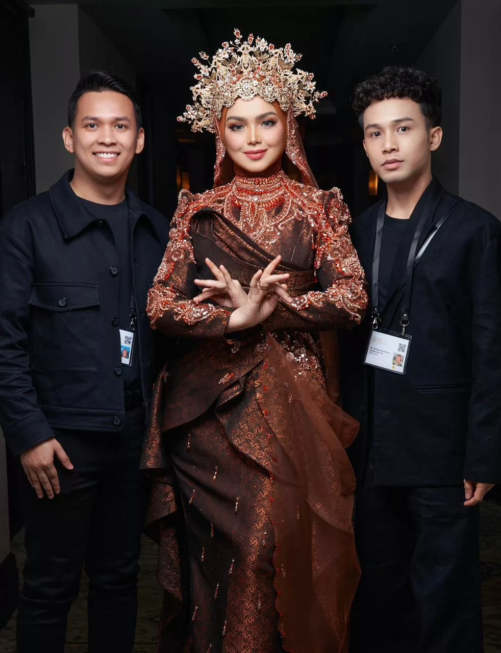 Tak Lena Tidur Siapkan Busana TokTi! Kisah Pereka Melaka Cipta Sejarah, Songket Hijau Jadi Saksi Penutup Konsert Legacy 30 Siti Nurhaliza