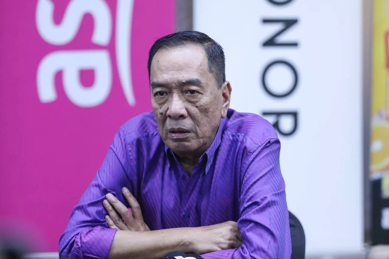 “Setakat Ini, Belum Ada Yang Mampu…,” - Persembahan Freshies ‘Huru-Hara’, Ramli MS Sangkal Dakwaan Juri Kedekut Bagi Markah 12 “Setakat Ini, Belum Ada Yang Mampu…,” – Persembahan Freshies ‘Huru-Hara’, Ramli MS Sangkal Dakwaan Juri Kedekut Bagi Markah