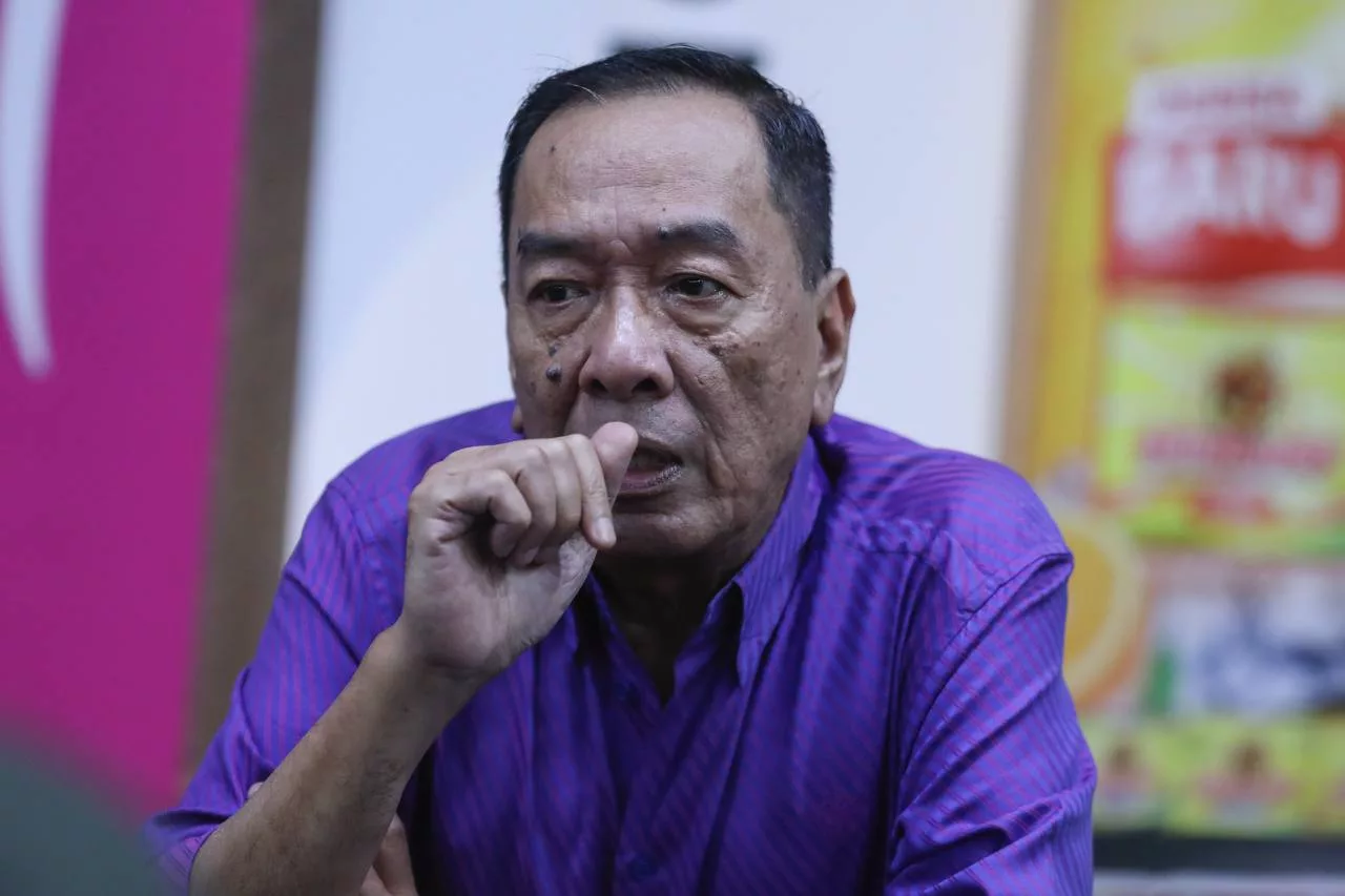 “Setakat Ini, Belum Ada Yang Mampu…,” - Persembahan Freshies ‘Huru-Hara’, Ramli MS Sangkal Dakwaan Juri Kedekut Bagi Markah 13 “Setakat Ini, Belum Ada Yang Mampu…,” – Persembahan Freshies ‘Huru-Hara’, Ramli MS Sangkal Dakwaan Juri Kedekut Bagi Markah