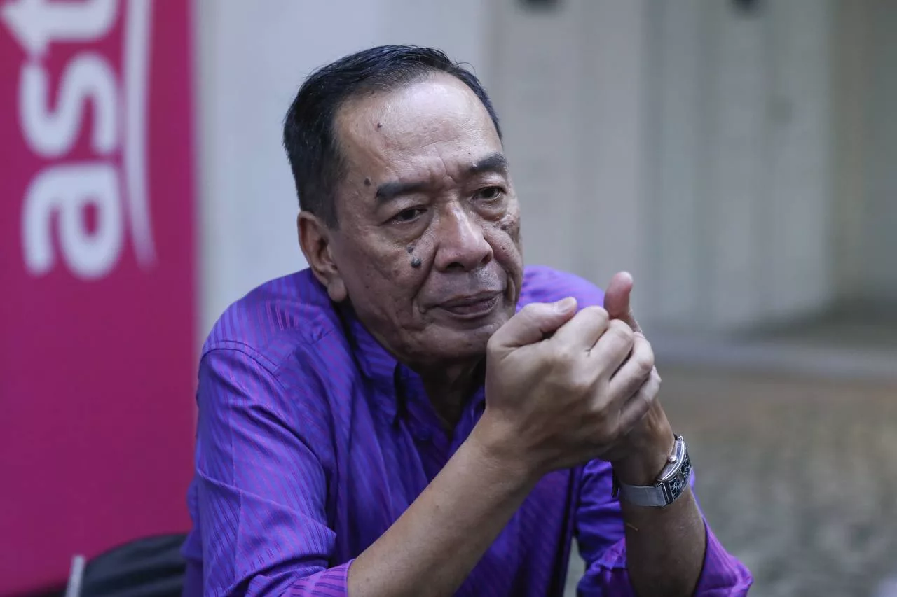 “Setakat Ini, Belum Ada Yang Mampu…,” - Persembahan Freshies ‘Huru-Hara’, Ramli MS Sangkal Dakwaan Juri Kedekut Bagi Markah 8 “Setakat Ini, Belum Ada Yang Mampu…,” – Persembahan Freshies ‘Huru-Hara’, Ramli MS Sangkal Dakwaan Juri Kedekut Bagi Markah