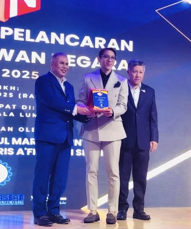 “Jaminan Pendapatan Tetap…,” - Dari Pentas Nyanyian ke Pentas Perniagaan, Penyanyi Rayme Zainal Kini Raja Festival Berskala Mega! 7 “Jaminan Pendapatan Tetap…,” – Dari Pentas Nyanyian ke Pentas Perniagaan, Penyanyi Rayme Zainal Kini Raja Festival Berskala Mega!