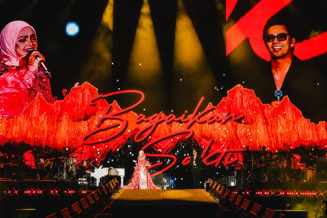 “Tak Kira, Nak Naik Juga…,” – Siti Nurhaliza Buang Rasa Gayat Atas Kren, Satu Stadium Joget Lambak Terbesar 65,000 & Umum Konsert Tradisional!