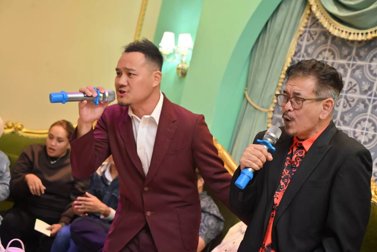 Astro Bawakan Pengalaman Eksklusif: GV12 & Vaganzers Bersatu Suara 25 Astro Bawakan Pengalaman Eksklusif: GV12 & Vaganzers Bersatu Suara