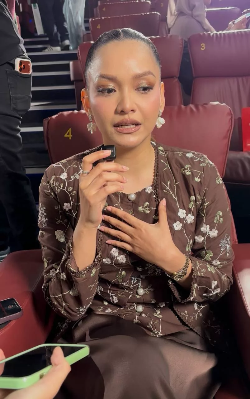 Azira Syafinaz Masih Solo & Bahagia, Percaya Jodoh Aturan Tuhan – “Jika Tiada, Mungkin Allah Nak Selamatkan Saya.”