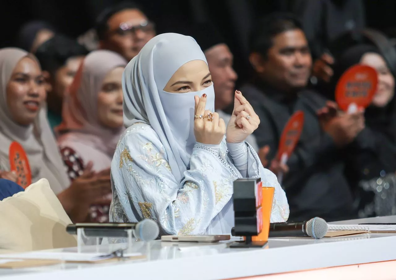 Ligamen Kaki Terkoyak Sebab Main Bola, Neelofa Anggap Jaga PU Riz Sebagai ‘Ladang Pahala’ 13 Ligamen Kaki Terkoyak Sebab Main Bola, Neelofa Anggap Jaga PU Riz Sebagai ‘Ladang Pahala’