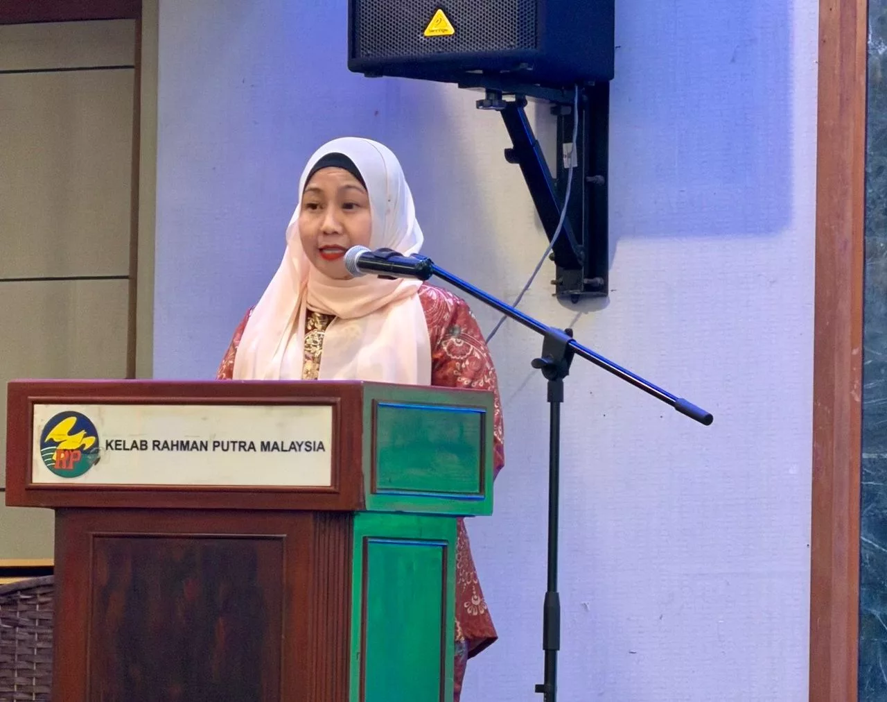 “Pedulikan Apa Mereka Kata,” – Reyhana Yunus Syukur Rezeki Perjalanan Seni Walau Ada Yang Kritik ‘Sendu’, Bertahan Walau Diuji!