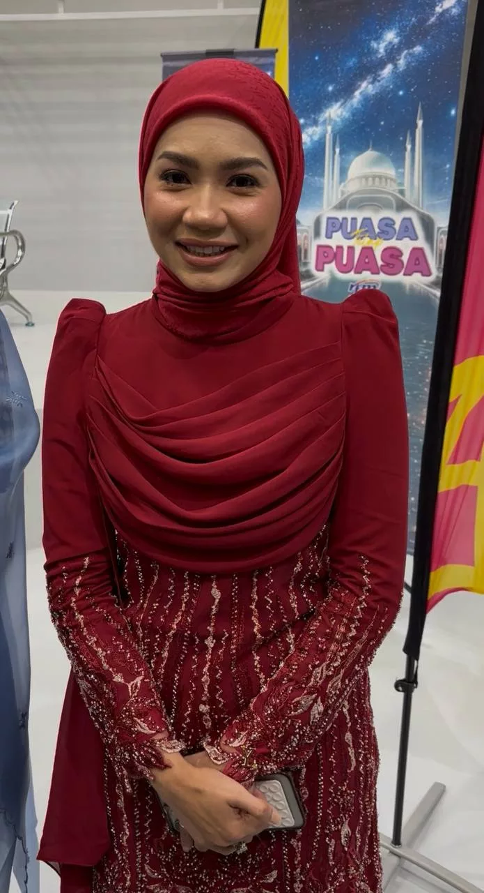 “Tak Nak Fikir Fasal Orang, Takut Jadi Gila…,” – Aprena Menrose Akhirnya Ulas Tidak Berhijab, Bapa Nasihat Jangan Tinggal Solat