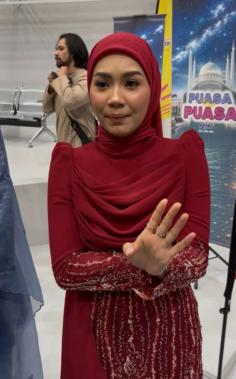 “Tak Nak Fikir Fasal Orang, Takut Jadi Gila…,” – Aprena Menrose Akhirnya Ulas Tidak Berhijab, Bapa Nasihat Jangan Tinggal Solat