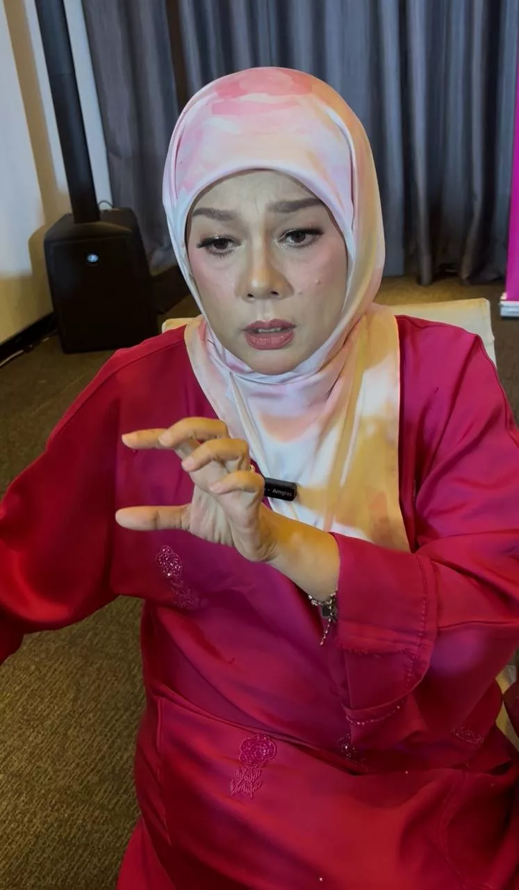 “Ijoy Ada Peranan Dalam Hidup Saya, Biarlah Raqib & Atit Yang Catit,” – Sharifah Shahirah Tak Rasa Hos Podcast ‘Jerat’ Soalan Pedas