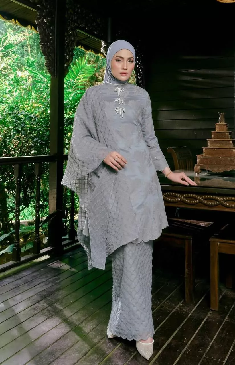 “Tiga Bulan Saya Bersama Dia…,” – Fasha Sandha Tampil Pertahan Sharifah Rose Yang Dikritik ‘Kayu’