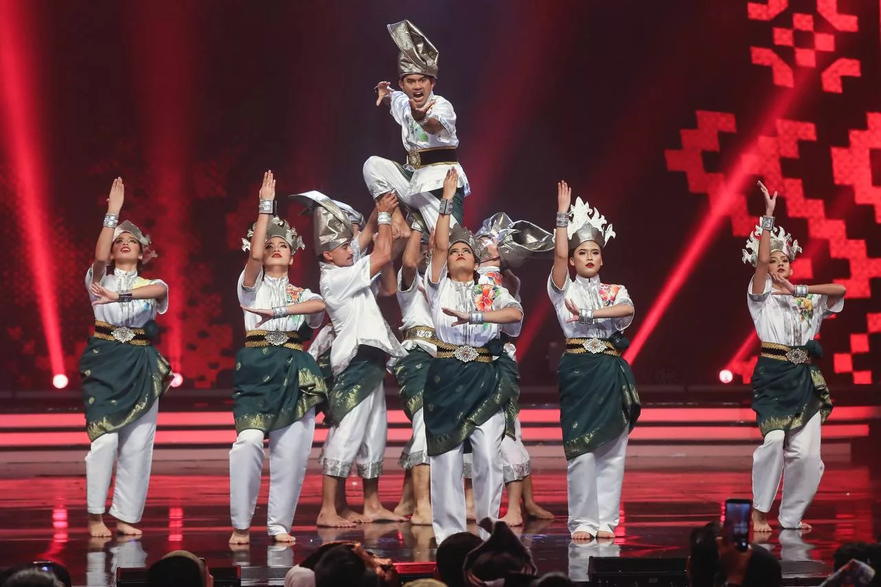 Belum Boleh ‘Move On’! Astro Menampilkan Semangat Home Of Live Dengan Sentuhan Indah & Luar Biasa Menerusi Pentas ‘Re Culture’ GMWA2025 23 Belum Boleh ‘Move On’! Astro Menampilkan Semangat Home Of Live Dengan Sentuhan Indah & Luar Biasa Menerusi Pentas ‘Re Culture’ GMWA2025