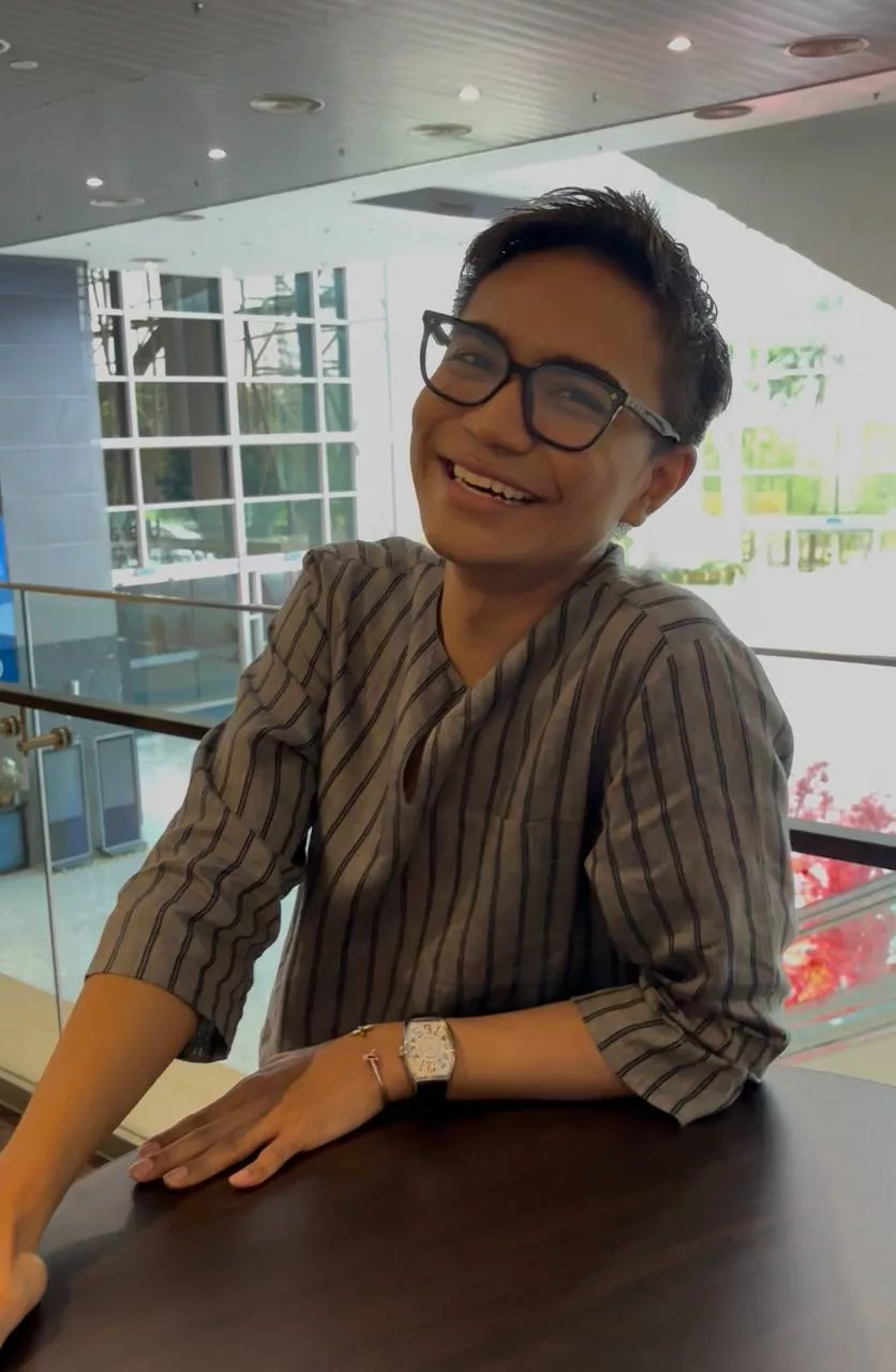 “Bila Lagu Kita Sedap, Ada Saja Orang Nak Bercakap,” - Ojen Aiwah ‘All Out’ & Sanggup Belanja Besar Untuk Lagu Raya, Gembira MV Raih Views Tinggi 9 “Bila Lagu Kita Sedap, Ada Saja Orang Nak Bercakap,” – Ojen Aiwah ‘All Out’ & Sanggup Belanja Besar Untuk Lagu Raya, Gembira MV Raih Views Tinggi