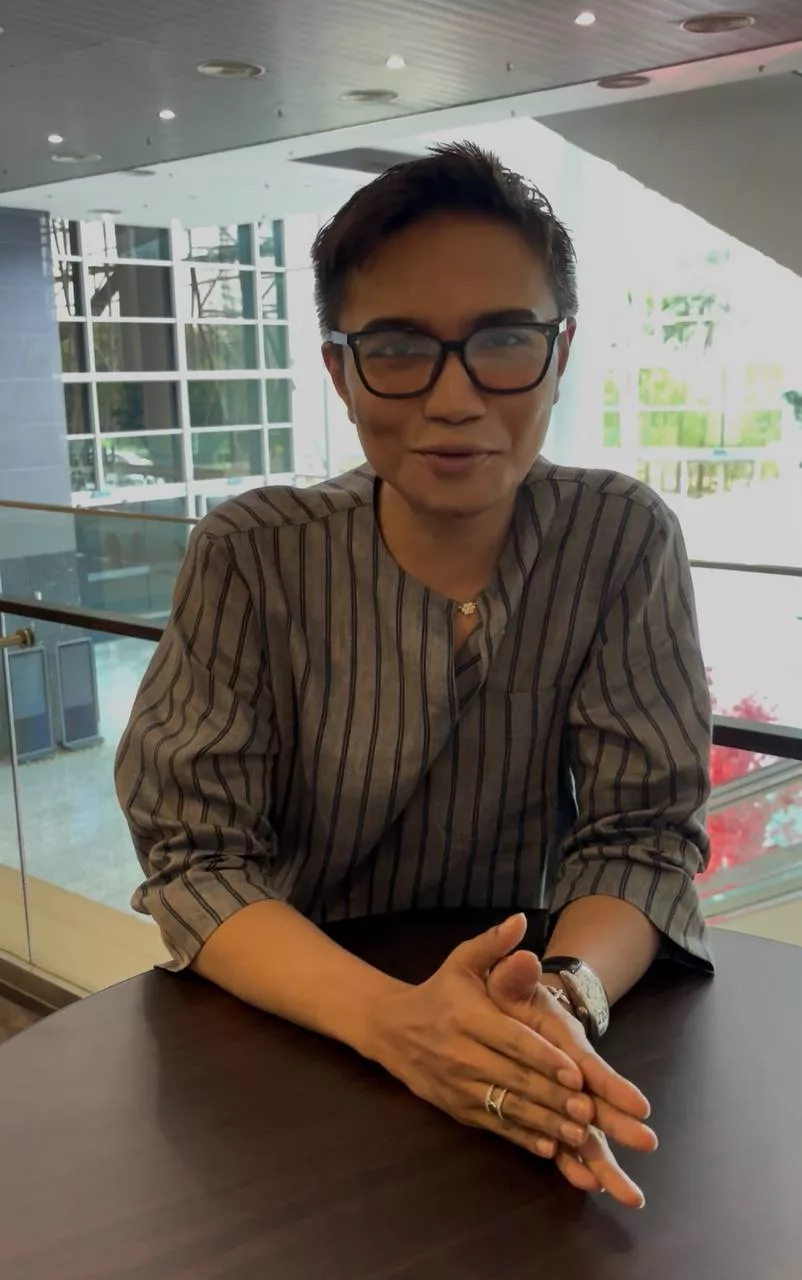 “Bila Lagu Kita Sedap, Ada Saja Orang Nak Bercakap,” - Ojen Aiwah ‘All Out’ & Sanggup Belanja Besar Untuk Lagu Raya, Gembira MV Raih Views Tinggi 6 “Bila Lagu Kita Sedap, Ada Saja Orang Nak Bercakap,” – Ojen Aiwah ‘All Out’ & Sanggup Belanja Besar Untuk Lagu Raya, Gembira MV Raih Views Tinggi