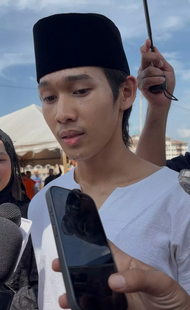 “Dia Mahu Kami Dirawat Bersama, Tapi Takdir Allah…,” – Hasrat Nak Jalani Rawatan Kanser Berdua Tak Kesampaian, Adrian Adam Reda Pemergian Abang Tercinta