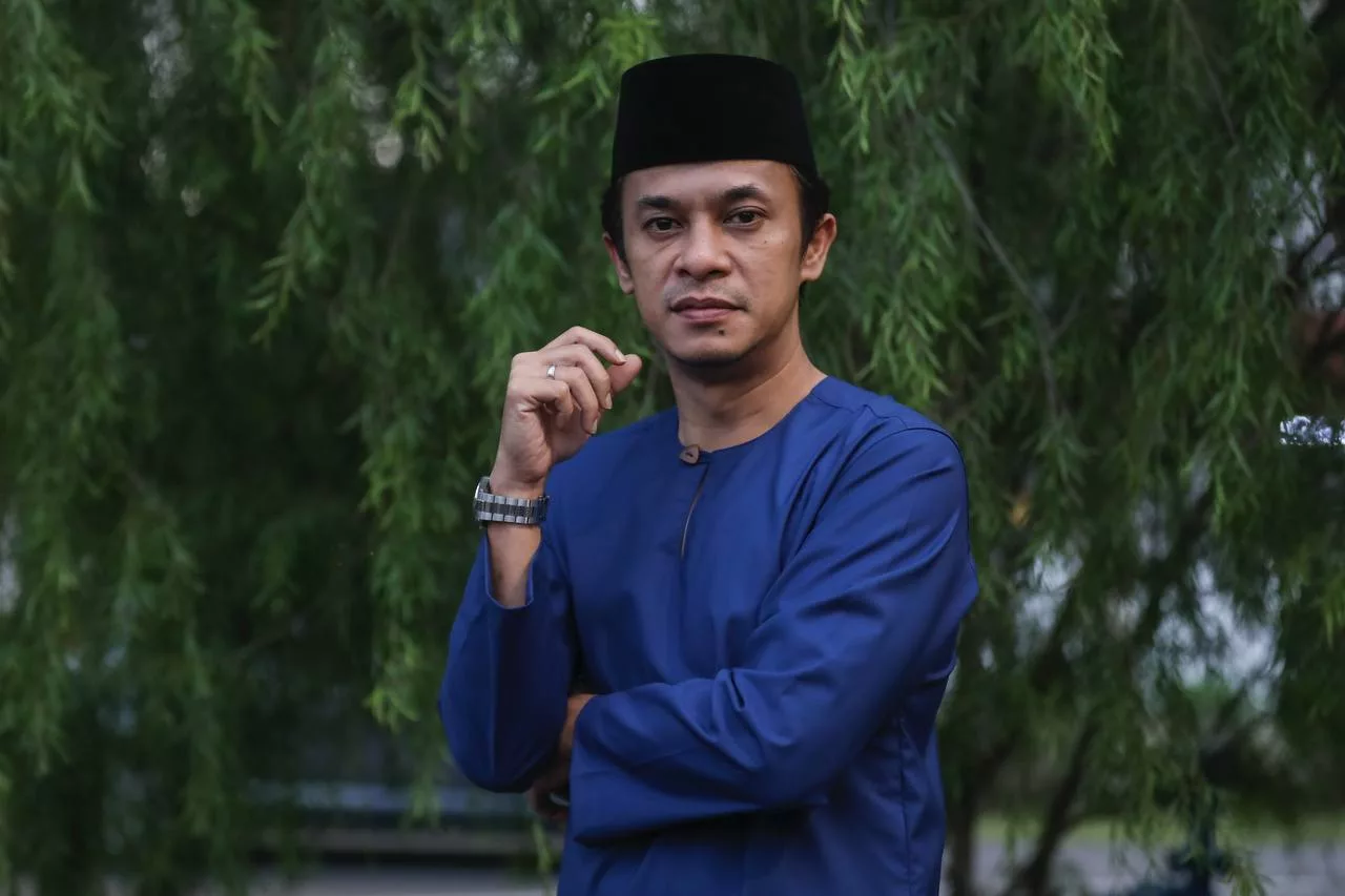 “Kalau Betul Nak Kecilkan, Saya Akan Buat Terus,” - Zahiril Adzim Perjelasan Isu Rawatan Hidung, Tegas Bukan Pembedahan Ubah Wajah! 6 “Kalau Betul Nak Kecilkan, Saya Akan Buat Terus,” – Zahiril Adzim Perjelasan Isu Rawatan Hidung, Tegas Bukan Pembedahan Ubah Wajah!