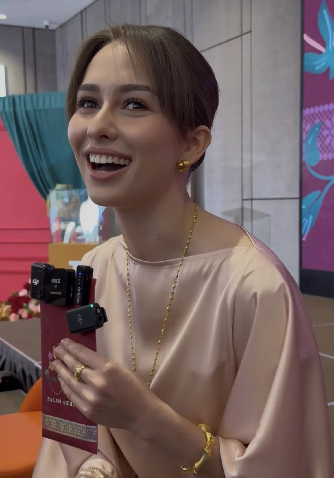 “Privasi Tapi Bukan Rahsia,” – Bercuti Ke Amerika Syarikat Dengan Si Dia? Anna Jobling Perjelas Gosip Cinta & Tegaskan Soal Peribadi