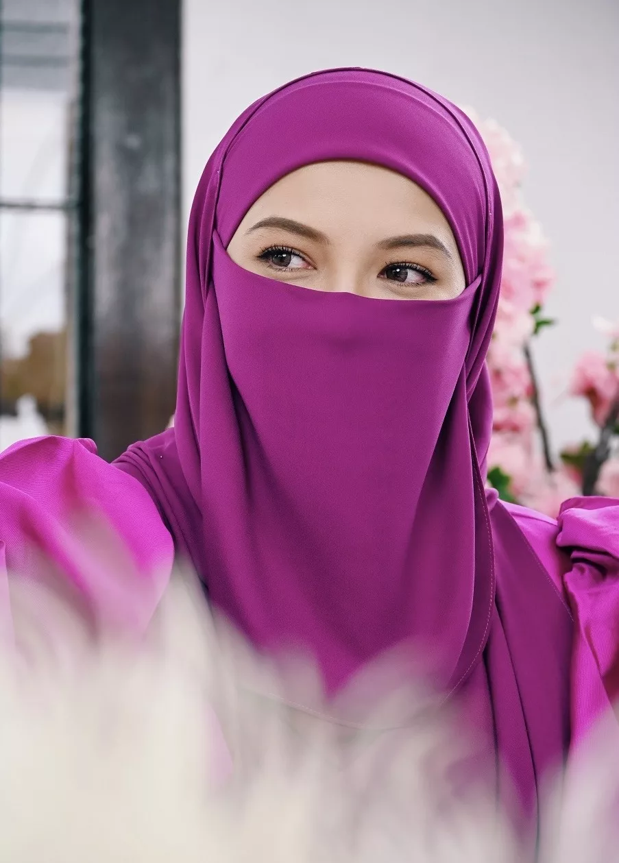 “Mestilah Saya Sebagai Adik, Nak Kakak Kita Gembira. Mahukan Yang Terbaik Untuk Dia,” – Neelofa