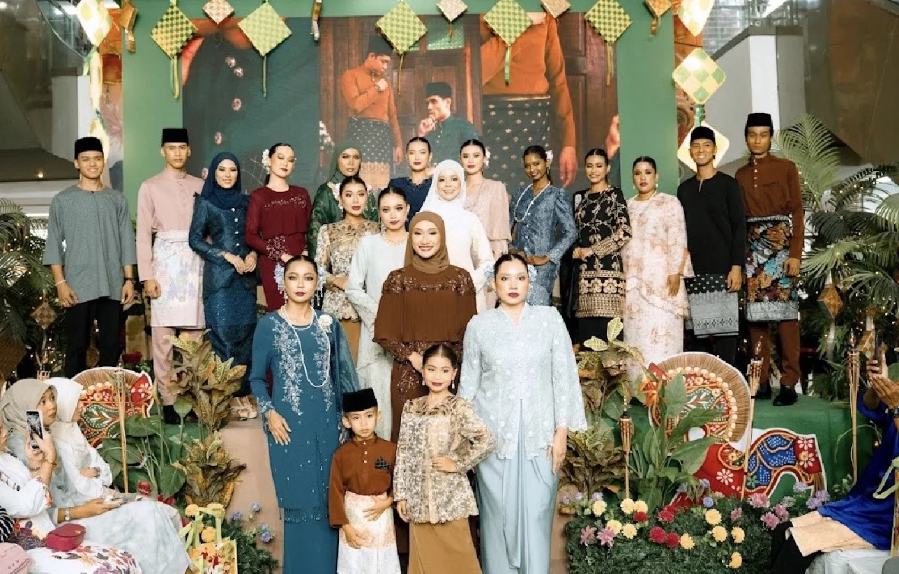 “Asalkan Selesa, Cantik Dan Sopan…,” - Iman Troye Pilih Beli Busana Sendiri & Pernah Dapatkan Baju Kurung RM20, Sokong Hargai Peniaga Tempatan 9 “Asalkan Selesa, Cantik Dan Sopan…,” – Iman Troye Pilih Beli Busana Sendiri & Pernah Dapatkan Baju Kurung RM20, Sokong Hargai Peniaga Tempatan