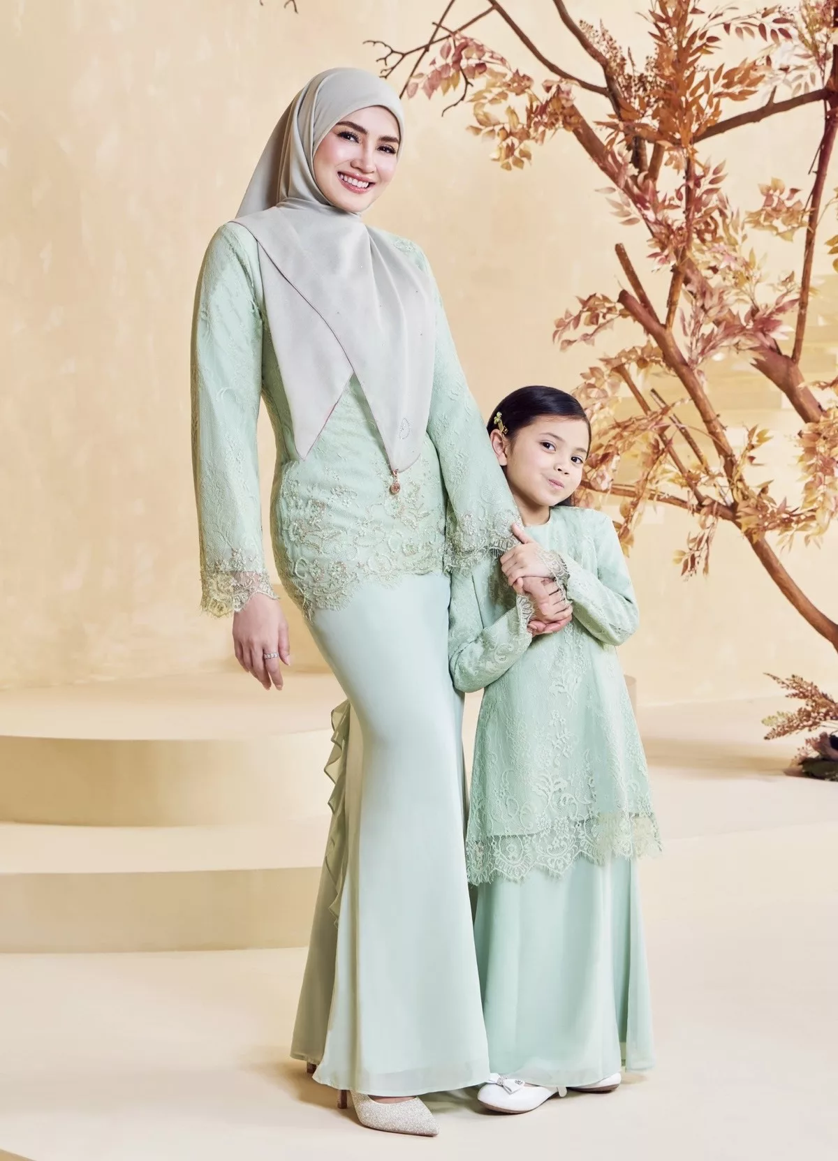 “Versi Yang Ada Kenangan Kami Berdua,” - Sentuhan Paling Peribadi Fazura, Duet Lagu Istimewa Bersama Fatima 9 “Versi Yang Ada Kenangan Kami Berdua,” – Sentuhan Paling Peribadi Fazura, Duet Lagu Istimewa Bersama Fatima