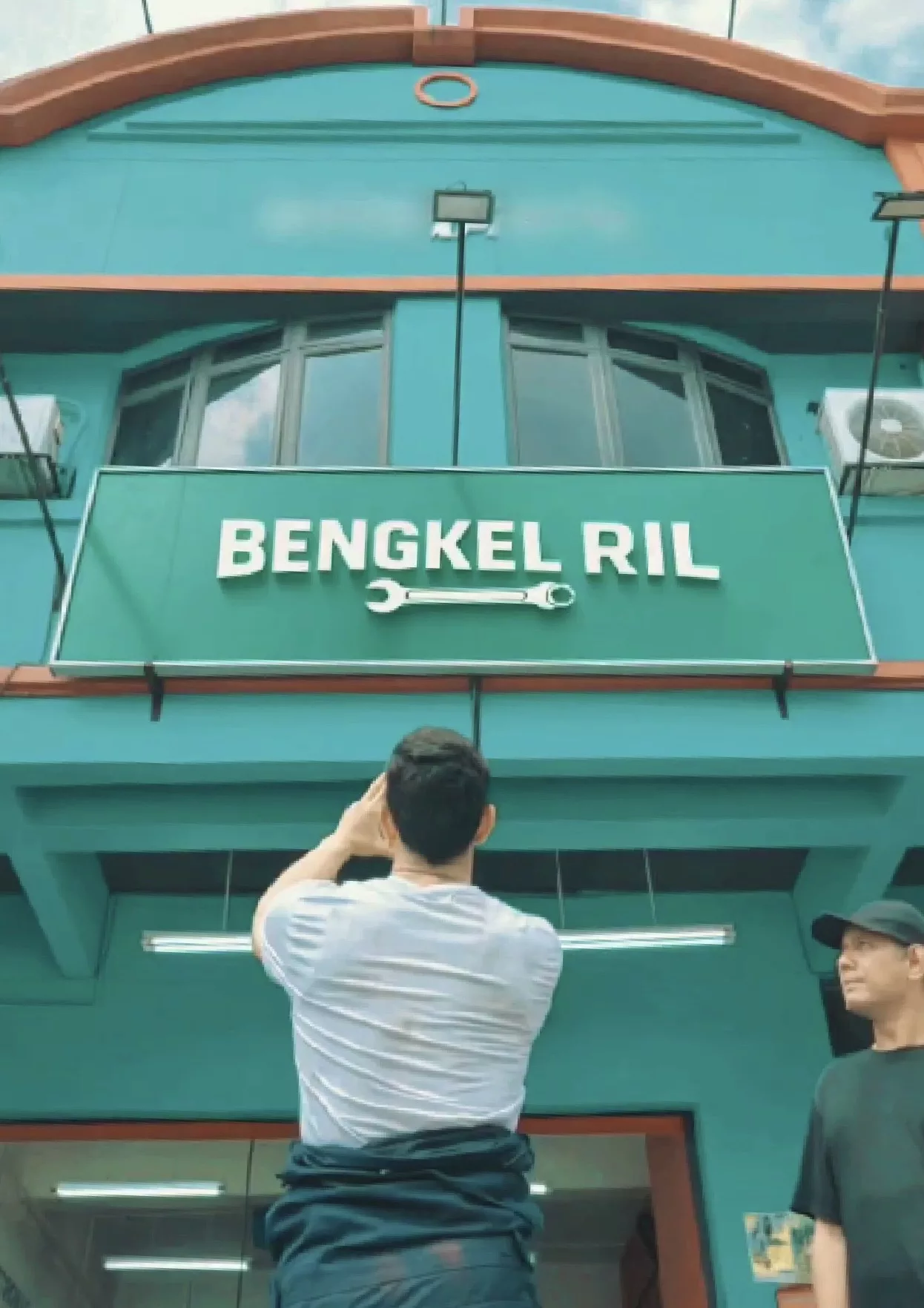 Kisah Rider Nak Jadi Penyanyi, Manager Berhenti Kerja Demi Bengkel… Ambil Inspirasi Perjalanan Seni Black Hanifah 6 Kisah Rider Nak Jadi Penyanyi, Manager Berhenti Kerja Demi Bengkel… Ambil Inspirasi Perjalanan Seni Black Hanifah