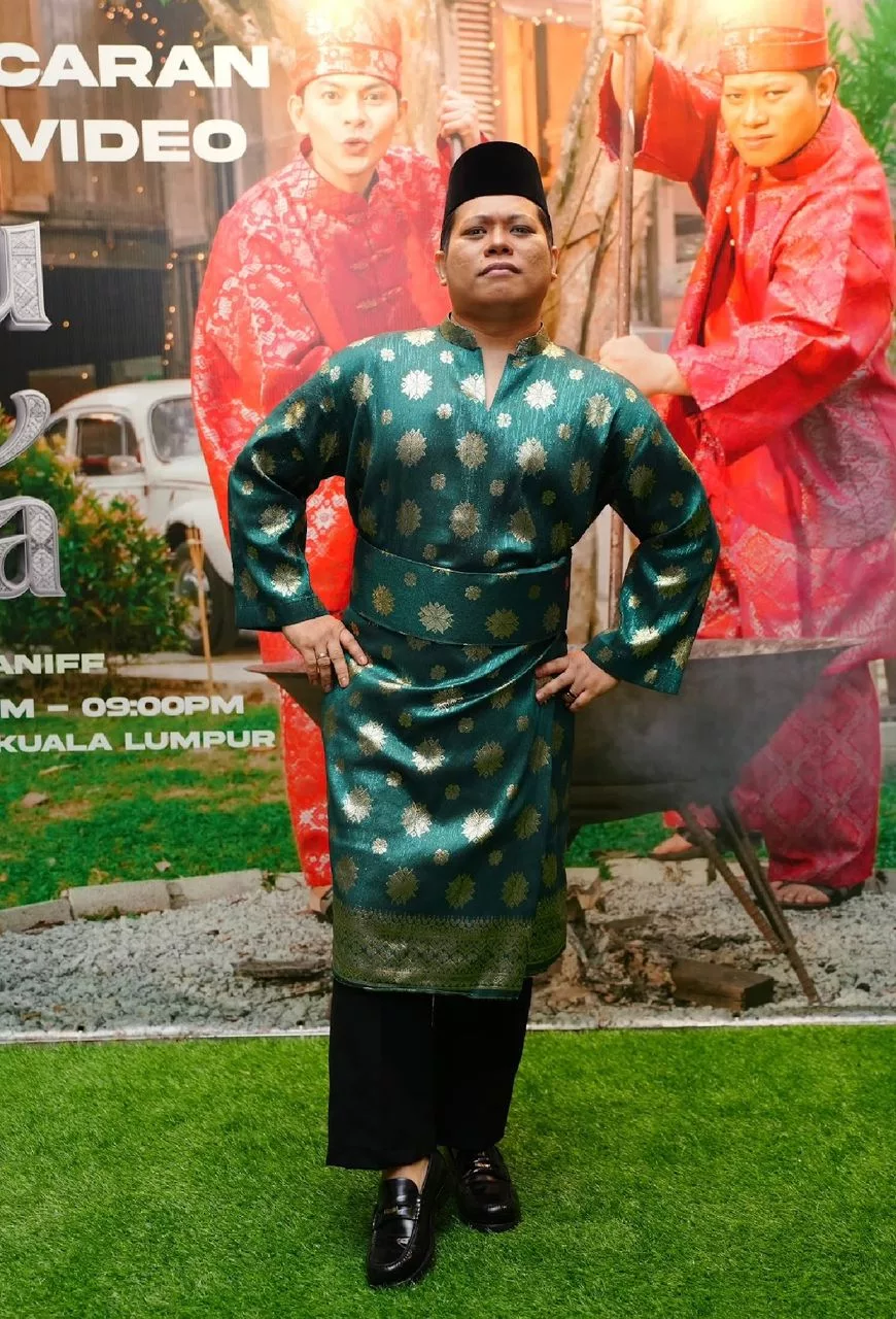 “Nak Buat Sesuatu, Biar Betul-Betul,” - Giliran Izzue Islam & Dehaniff Lancar Lagu Raya, MV ‘Gila’ Siap Bawa Lembu Dari Melaka & Bukan Nak Berlawan Dengan Sesiapa 13 “Nak Buat Sesuatu, Biar Betul-Betul,” – Giliran Izzue Islam & Dehaniff Lancar Lagu Raya, MV ‘Gila’ Siap Bawa Lembu Dari Melaka & Bukan Nak Berlawan Dengan Sesiapa