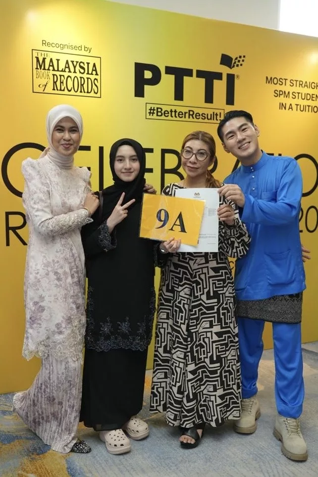 “Bersyukur, Saya Ikut Semua Kelas Untuk Sembilan Subjek…,” - Alyssa Dezek Raih ‘Straight A’ SPM 2025, Bukti Bintang Muda Mampu Cemerlang Akademik & Seni 5 “Bersyukur, Saya Ikut Semua Kelas Untuk Sembilan Subjek…,” – Alyssa Dezek Raih ‘Straight A’ SPM 2025, Bukti Bintang Muda Mampu Cemerlang Akademik & Seni