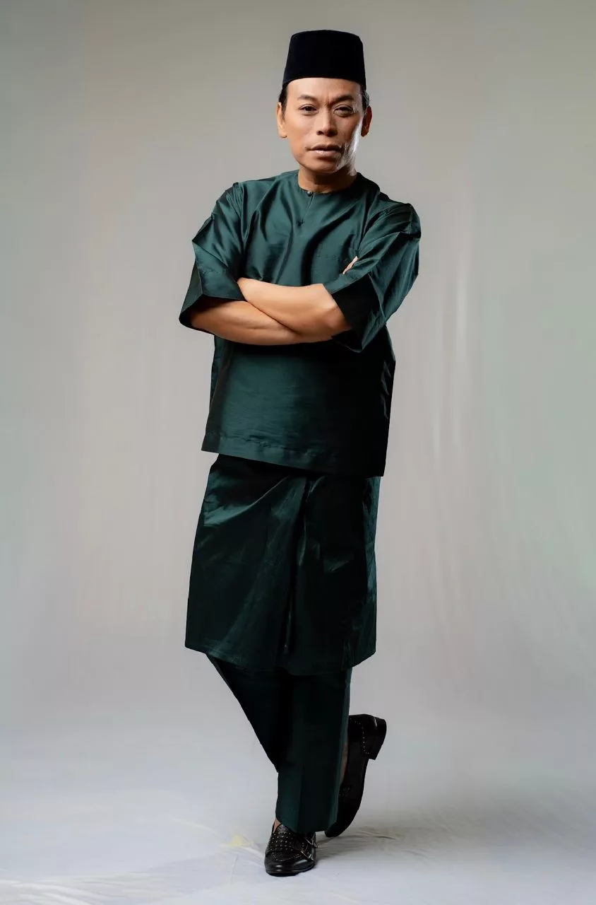 “Ini Langkah Baru Saya…,” – 5 Tahun Menyepi, Azizi Kembali Dengan ‘Raya Pop’, Bawa Konsep Modern Broadway