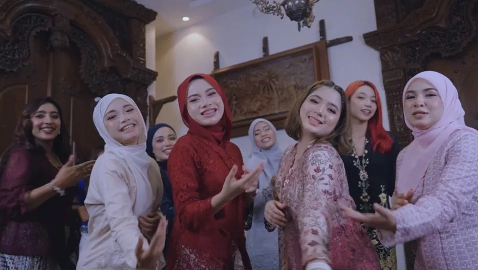 “Pada Awal Hanya Bertanya, Bergurau…,” – Peminat Hulur RM1 Pun Jadi! Mohd Mentor & Zwen Superchild Kumpul RM600, Rakam Lagu Raya Baharu