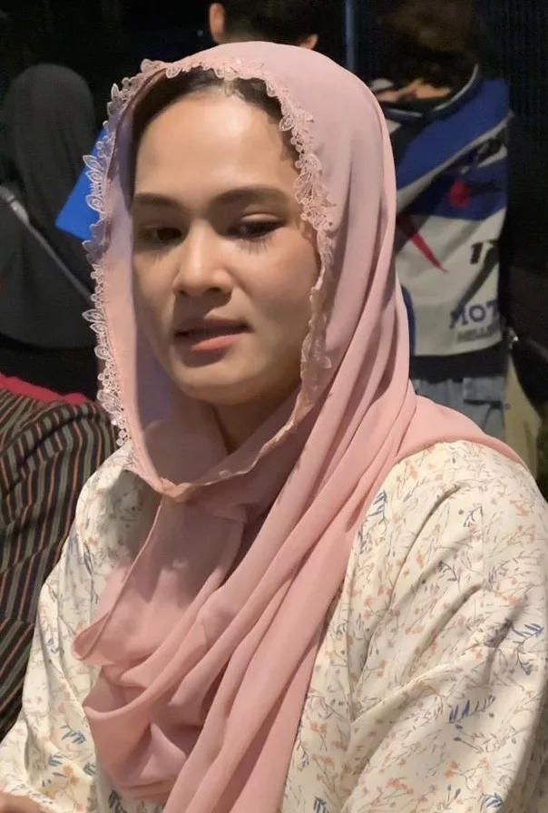 Adriana Adnan Bersuara Selepas Dikecam – “Saya Tak Minta Layanan Istimewa, Cukup Sekadar Senyuman.”
