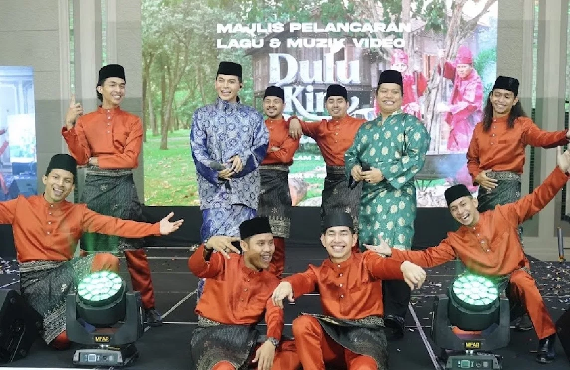 “Nak Buat Sesuatu, Biar Betul-Betul,” - Giliran Izzue Islam & Dehaniff Lancar Lagu Raya, MV ‘Gila’ Siap Bawa Lembu Dari Melaka & Bukan Nak Berlawan Dengan Sesiapa 17 “Nak Buat Sesuatu, Biar Betul-Betul,” – Giliran Izzue Islam & Dehaniff Lancar Lagu Raya, MV ‘Gila’ Siap Bawa Lembu Dari Melaka & Bukan Nak Berlawan Dengan Sesiapa
