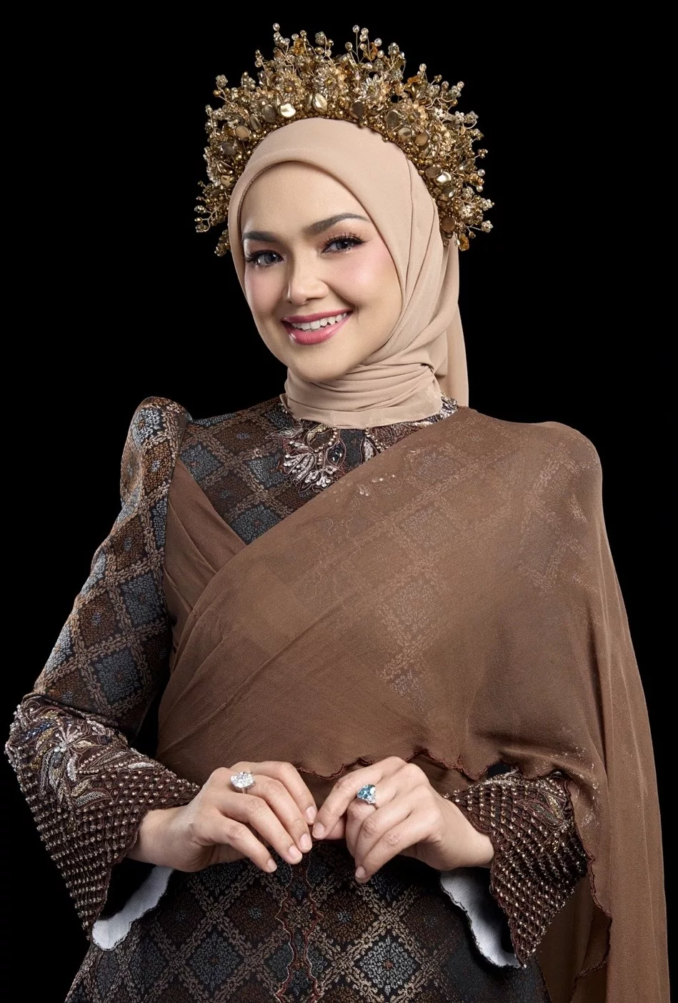 “Satu Penghormatan Besar Buat Saya,” - Siti Nurhaliza Cipta Sejarah Lagi, Wajah Ikon Malaysia Kembali Terpapar Di Times Square New York! 7 “Satu Penghormatan Besar Buat Saya,” – Siti Nurhaliza Cipta Sejarah Lagi, Wajah Ikon Malaysia Kembali Terpapar Di Times Square New York!