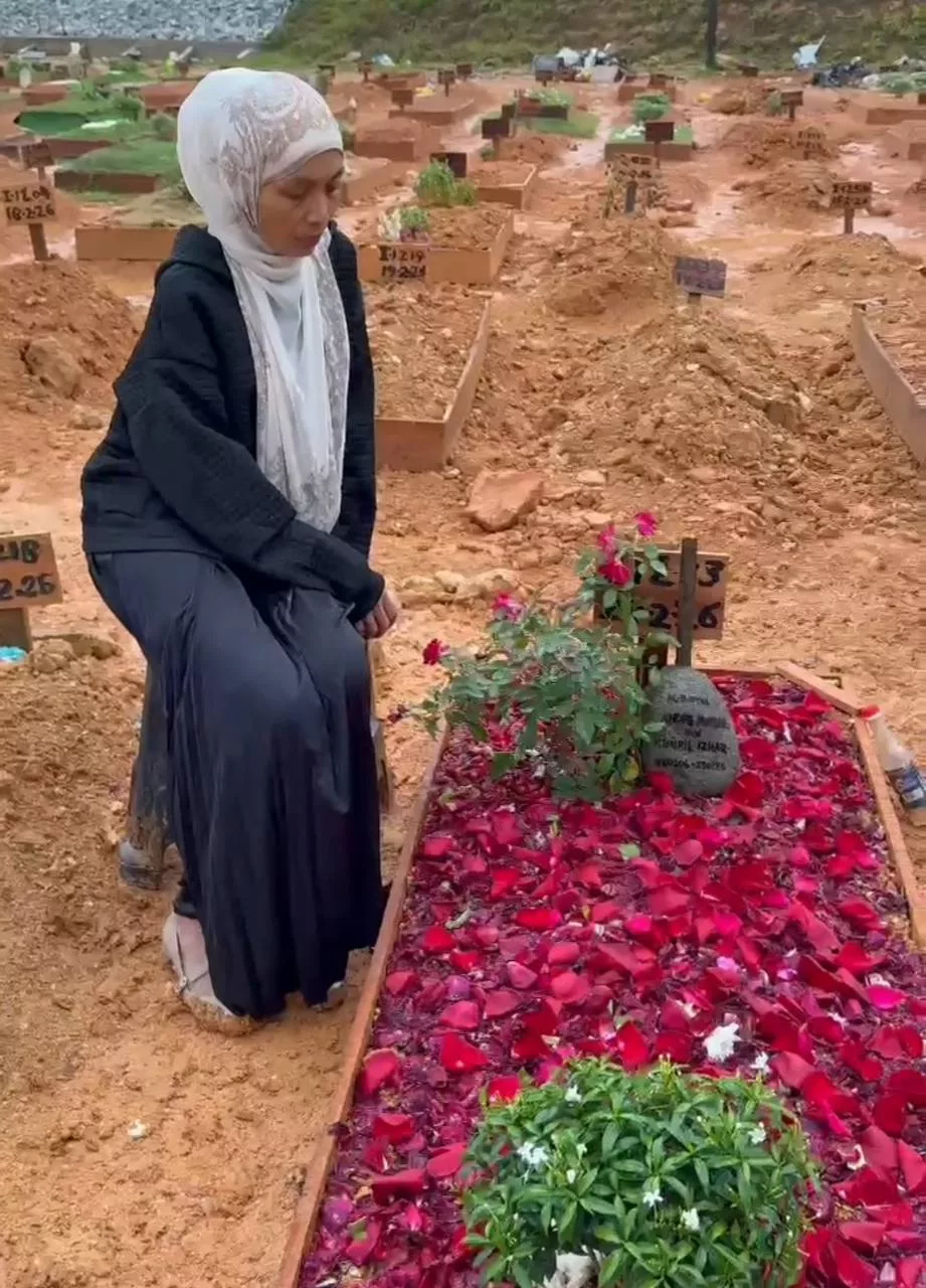 “Kanser Tulang Itu Serang Kaki…,” - Amyza Aznan Syukur Ramai Murah Hati, Cadang Ikhtiar Bawa Anak Kedua Jalani Rawatan Di Hospital Swasta 7 “Kanser Tulang Itu Serang Kaki…,” – Amyza Aznan Syukur Ramai Murah Hati, Cadang Ikhtiar Bawa Anak Kedua Jalani Rawatan Di Hospital Swasta