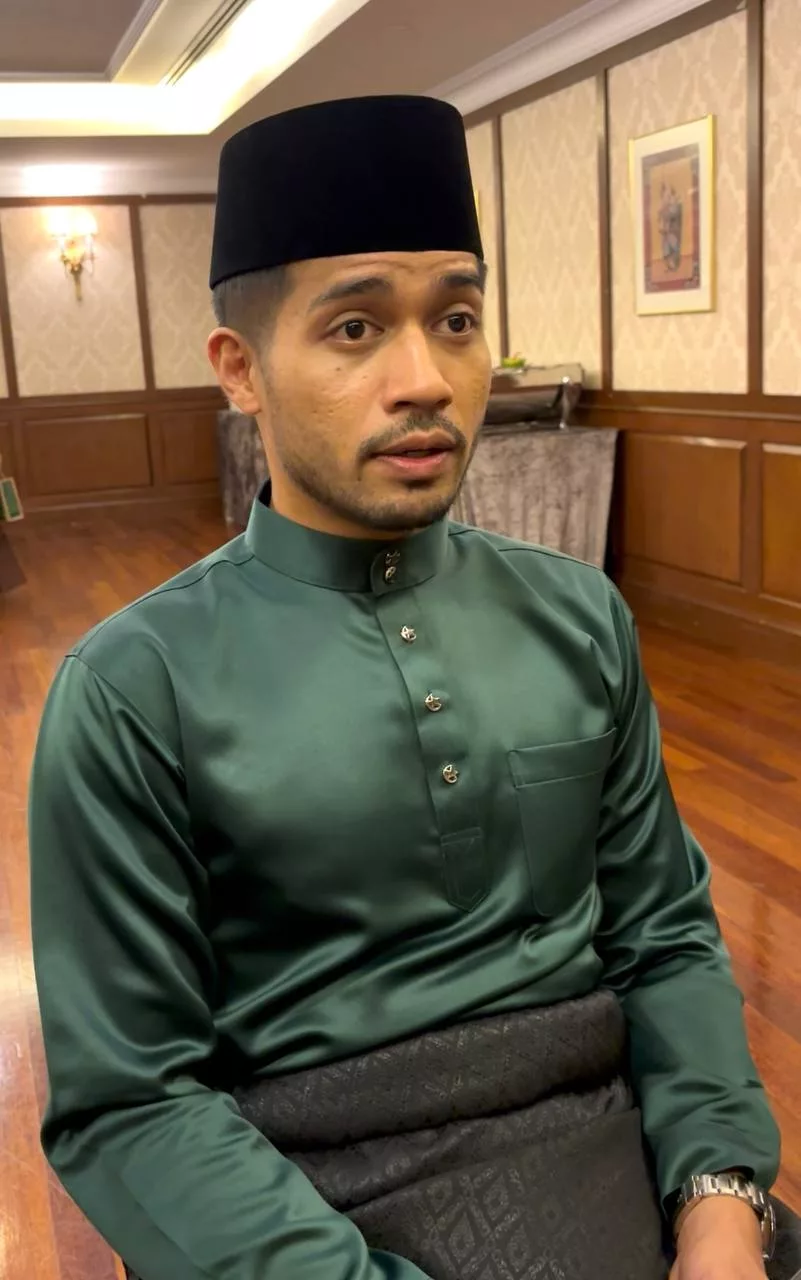 Tak Perlu Tayang Bahagia… Yusuf Bahrin Nafi Rumah Tangga Bergolak, Pilih Hidup Privasi Bersama Zizi Kirana