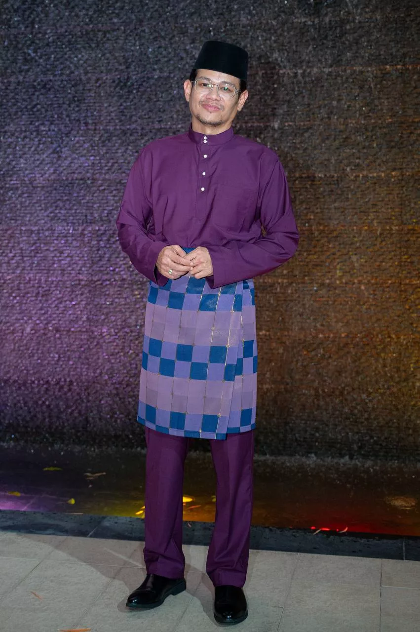 “Kagum Kerana Namanya Sangat Besar, Sedangkan Saya…,” - Que Haidar Akui Rasa ‘Malu-Malu’ Jumpa Fazura, Walau Persahabatan Dah Lama Terjalin 7 “Kagum Kerana Namanya Sangat Besar, Sedangkan Saya…,” – Que Haidar Akui Rasa ‘Malu-Malu’ Jumpa Fazura, Walau Persahabatan Dah Lama Terjalin