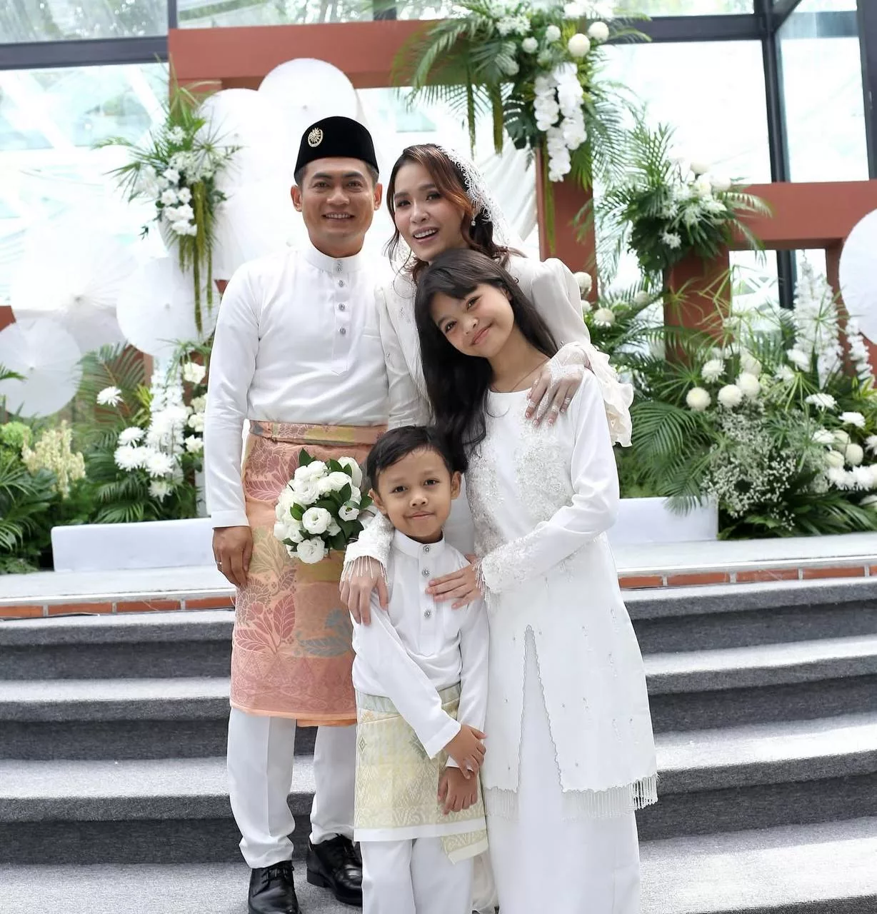 “Ara Persoal ‘Siapa Lelaki Ini’?,” – Tempoh Pujuk Cecah 3 Bulan, Puteri Lily Syukur Aziz M. Osman Bantu Anak-Anak Terima Perkahwinan Baharu