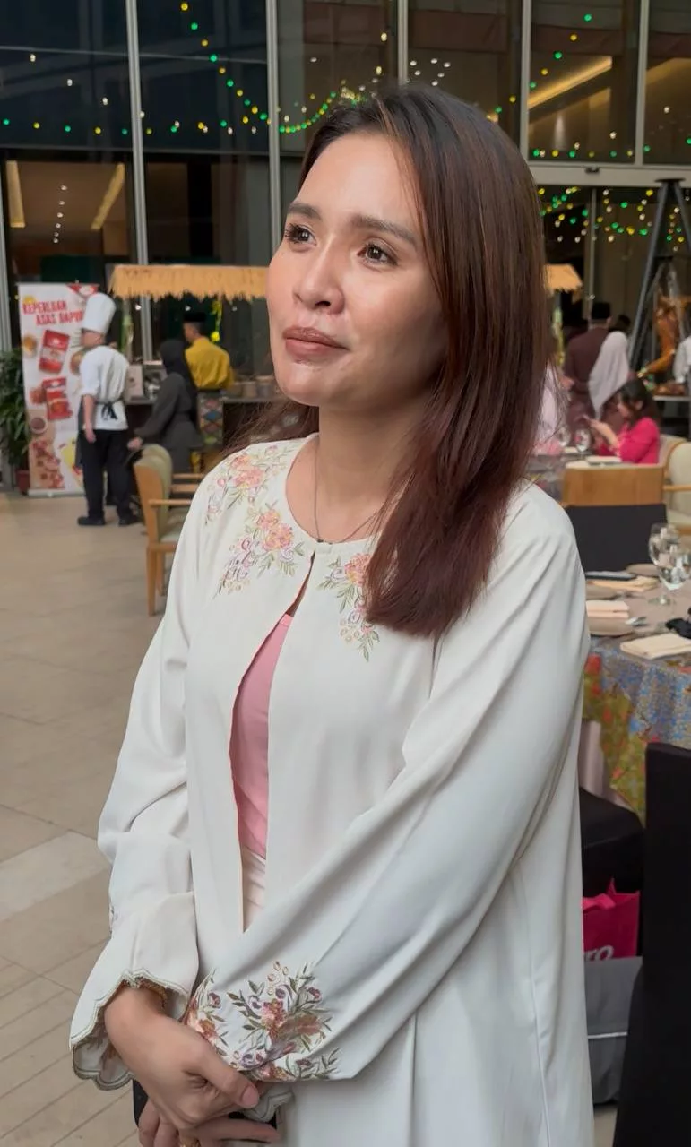 “Ara Persoal ‘Siapa Lelaki Ini’?,” – Tempoh Pujuk Cecah 3 Bulan, Puteri Lily Syukur Aziz M. Osman Bantu Anak-Anak Terima Perkahwinan Baharu