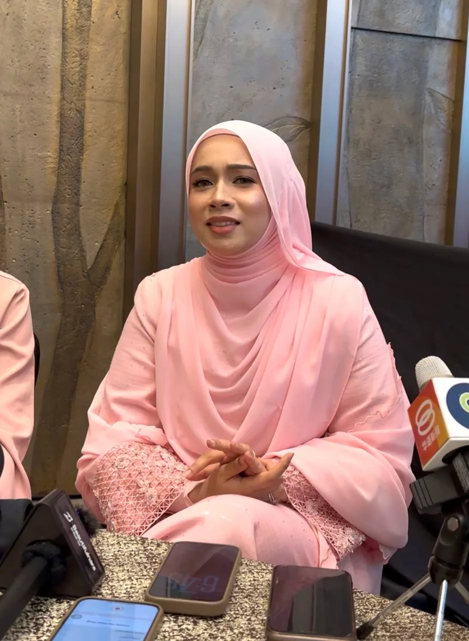 “Saya Doakan Allah Berikan Mereka Hidayah…,” – Dilabel Sundal & Bodoh, Amira Othman Lali Hadap Kecaman! Anggap Lumrah Jadi Anak Seni