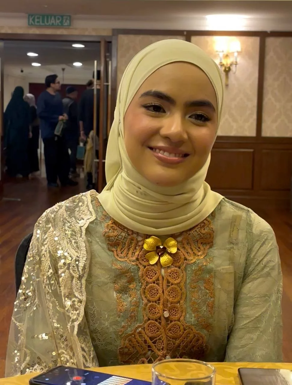 “Perasaan Boleh Berputik Di Mana-Mana, Tak Kira Tempat,” – Erysha Emyra Percaya Cinta Lokasi, Selesa Berkawan Dengan Ariel Fesol