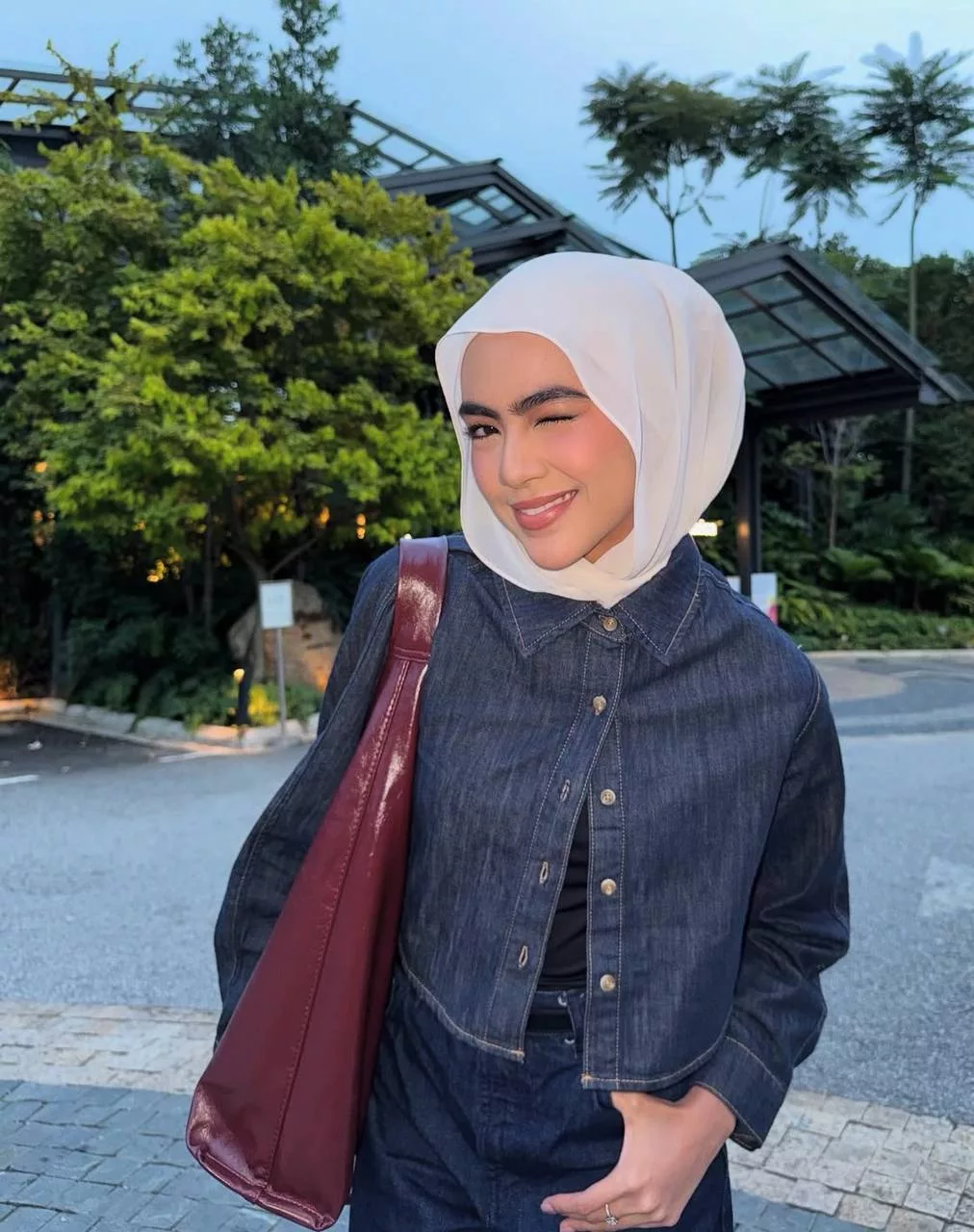 “Perasaan Boleh Berputik Di Mana-Mana, Tak Kira Tempat,” – Erysha Emyra Percaya Cinta Lokasi, Selesa Berkawan Dengan Ariel Fesol